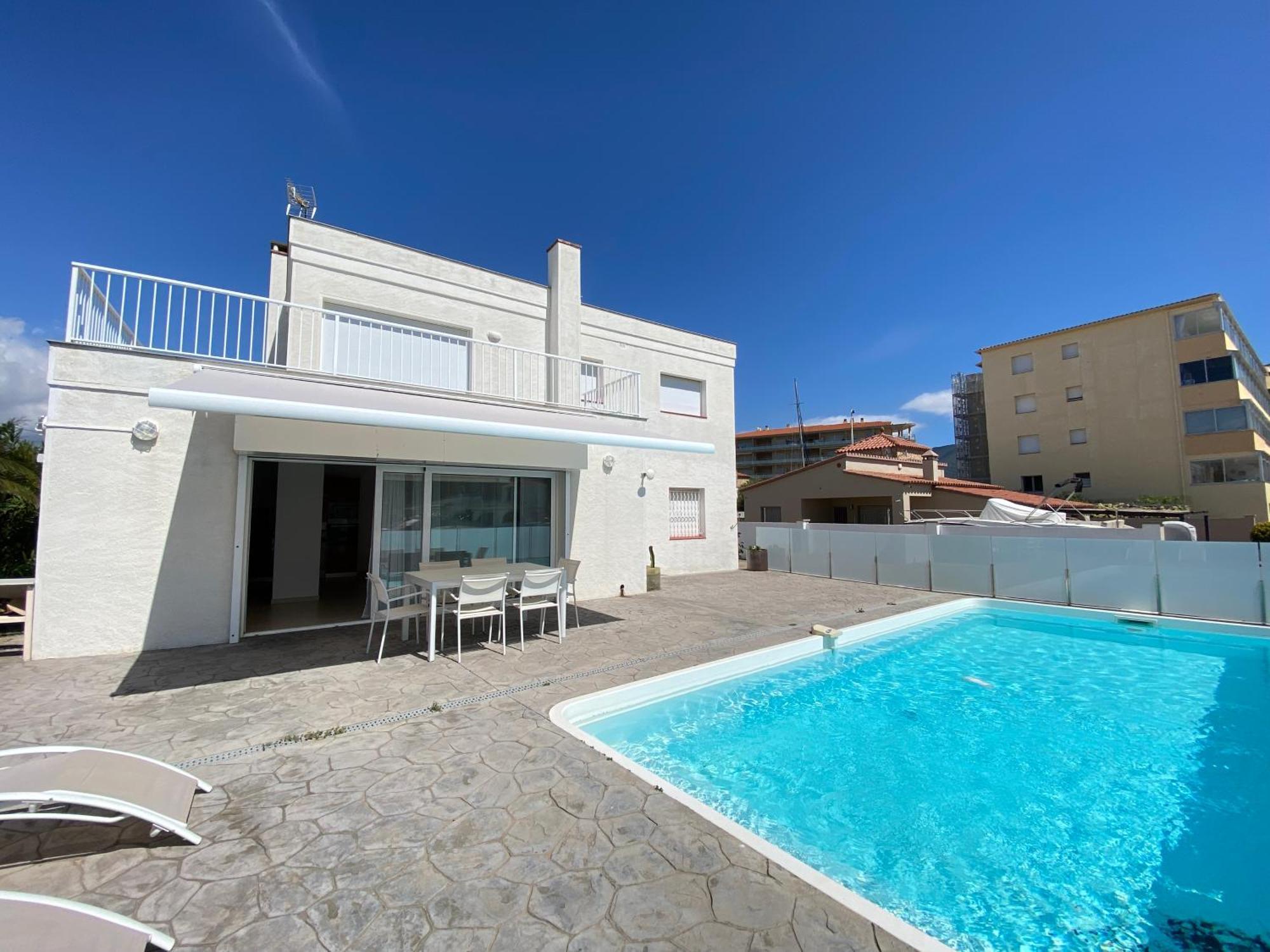 Agi Cap Llarg Holiday home